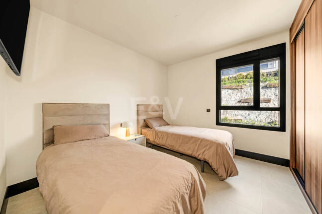 Lyx Duplex Penthouse med panoramautsikt över havet i Marbella Lake