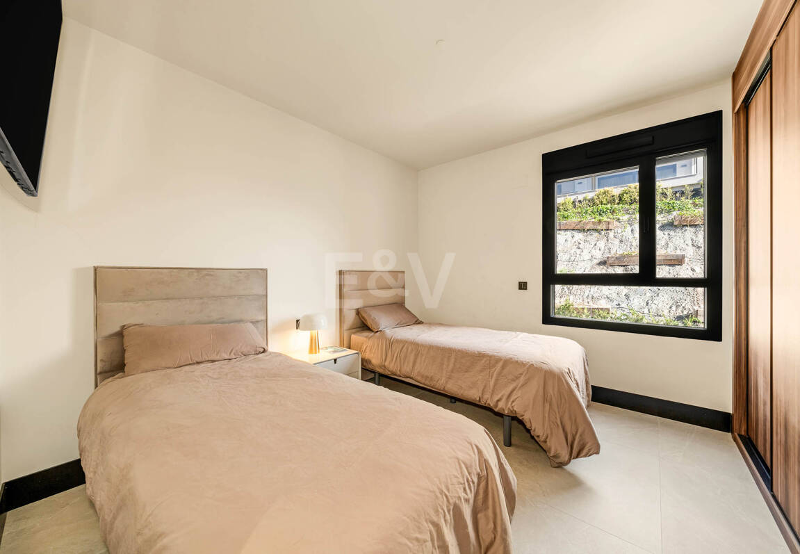 Lyx Duplex Penthouse med panoramautsikt över havet i Marbella Lake