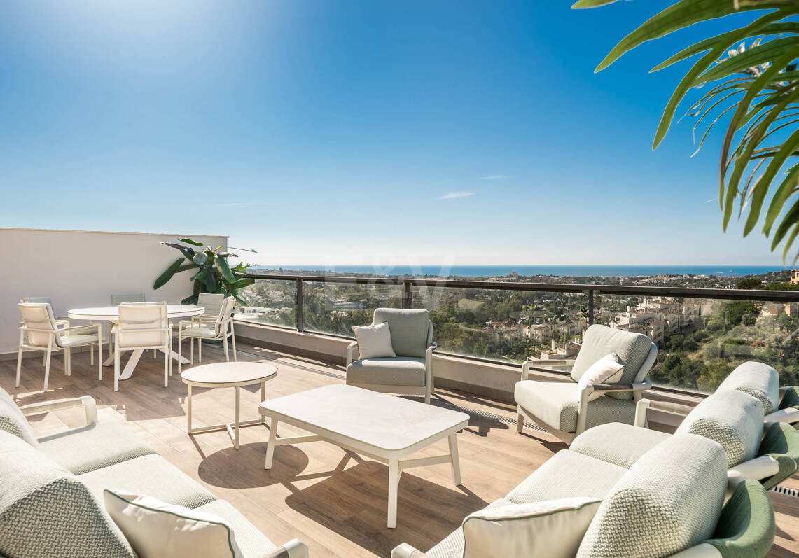 Luksusowy apartament Duplex z widokiem na morze panoramiczne w Marbella Lake, Nueva Andalucia