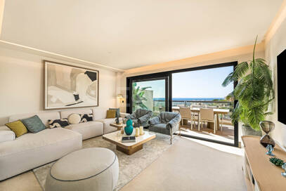 Lyx Duplex Penthouse med panoramautsikt över havet i Marbella Lake