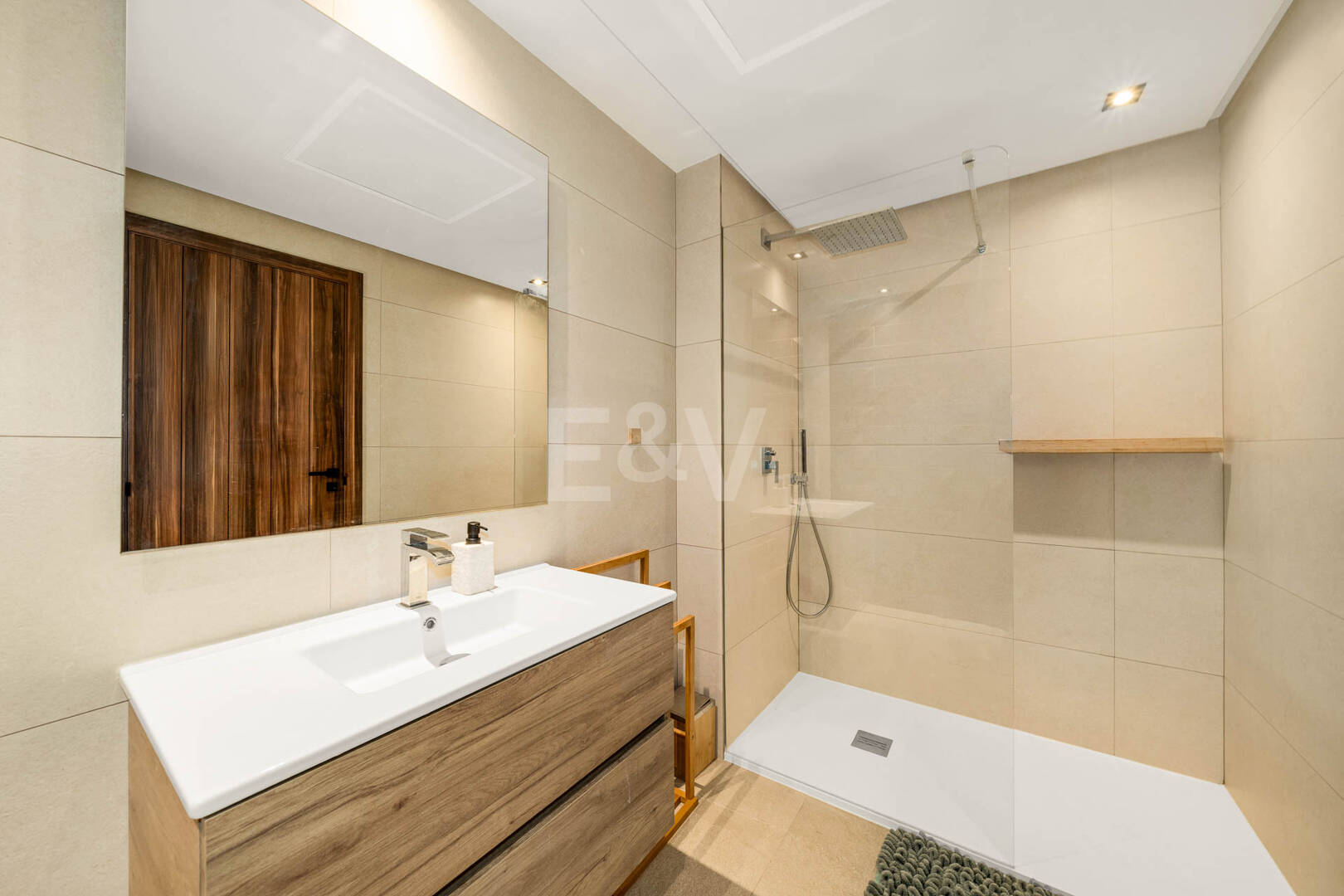 Lyx Duplex Penthouse med panoramautsikt över havet i Marbella Lake