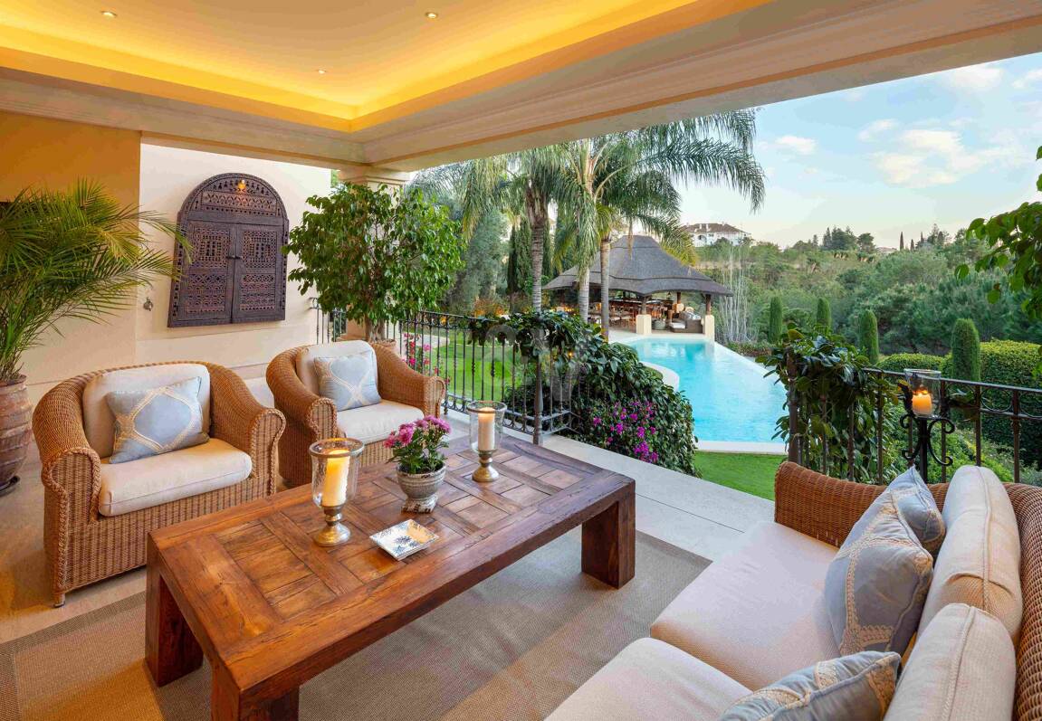Mediterrane Wald-Oase mit zeitloser andalusischer Eleganz an Marbellas Goldener Meile