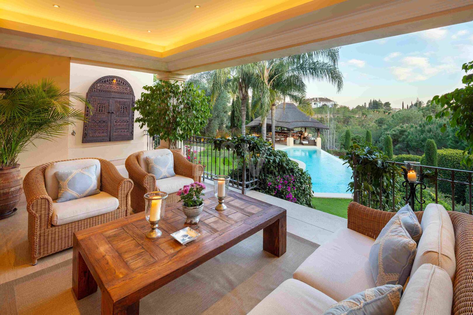 Mediterrane Wald-Oase mit zeitloser andalusischer Eleganz an Marbellas Goldener Meile