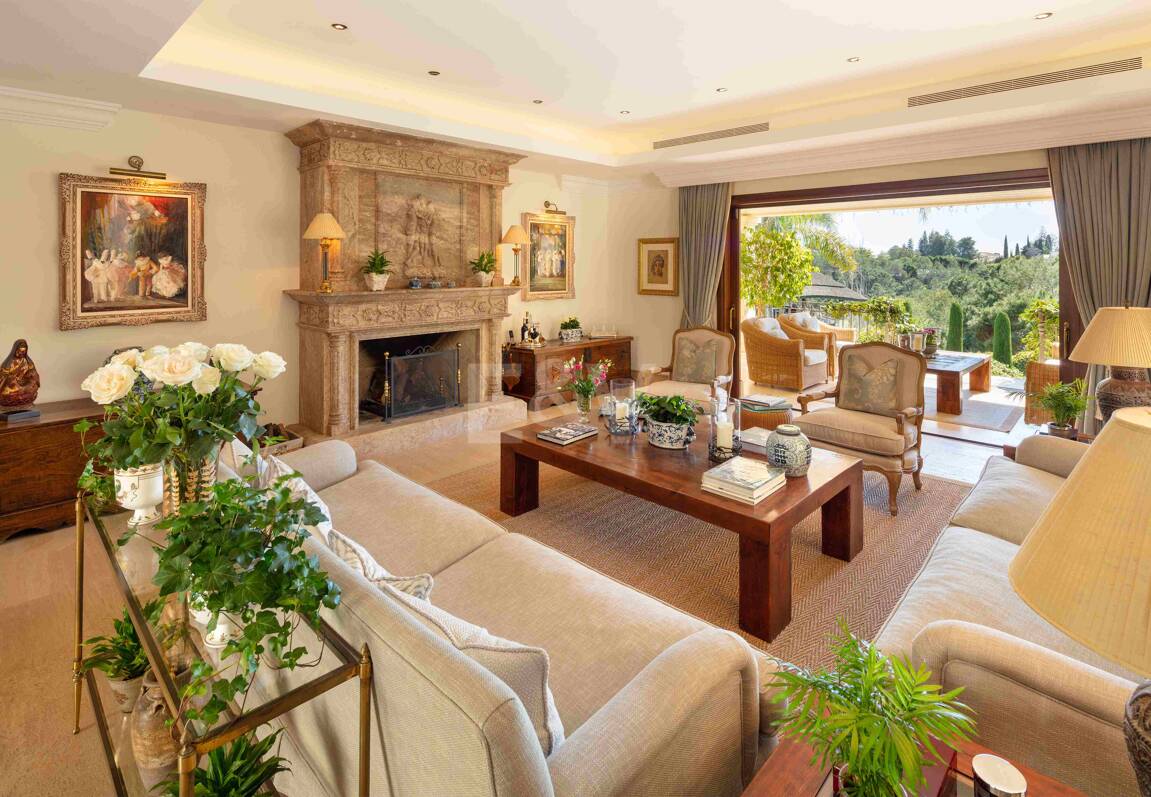 Mediterrane Wald-Oase mit zeitloser andalusischer Eleganz an Marbellas Goldener Meile