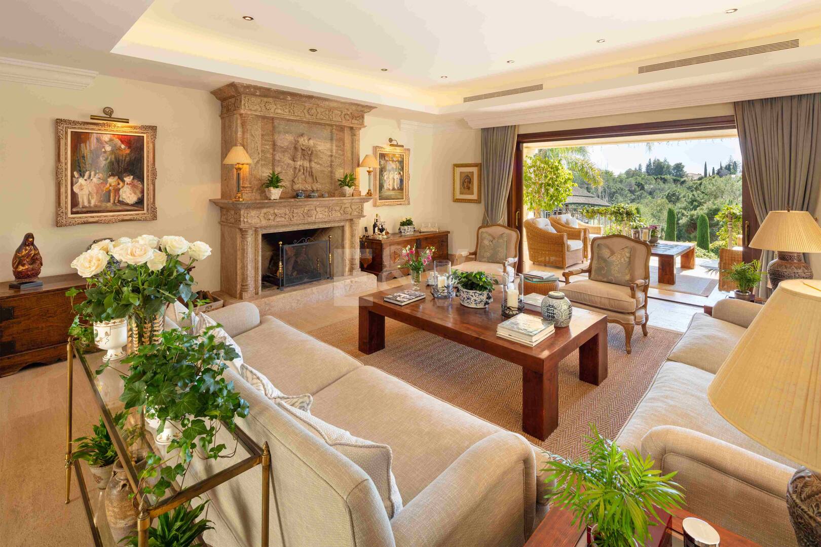 Mediterrane Wald-Oase mit zeitloser andalusischer Eleganz an Marbellas Goldener Meile