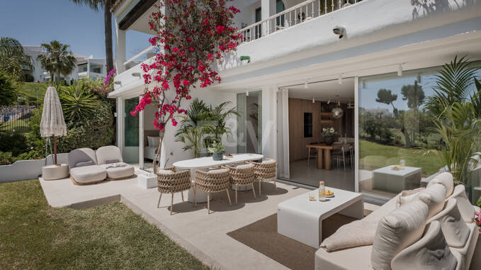 Appartement rénové sophistiqué au coeur de Nueva Andalucia