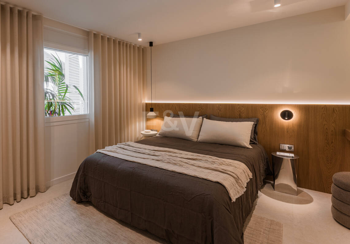Sophisticated renovated apartment in the heart of Nueva Andalucia