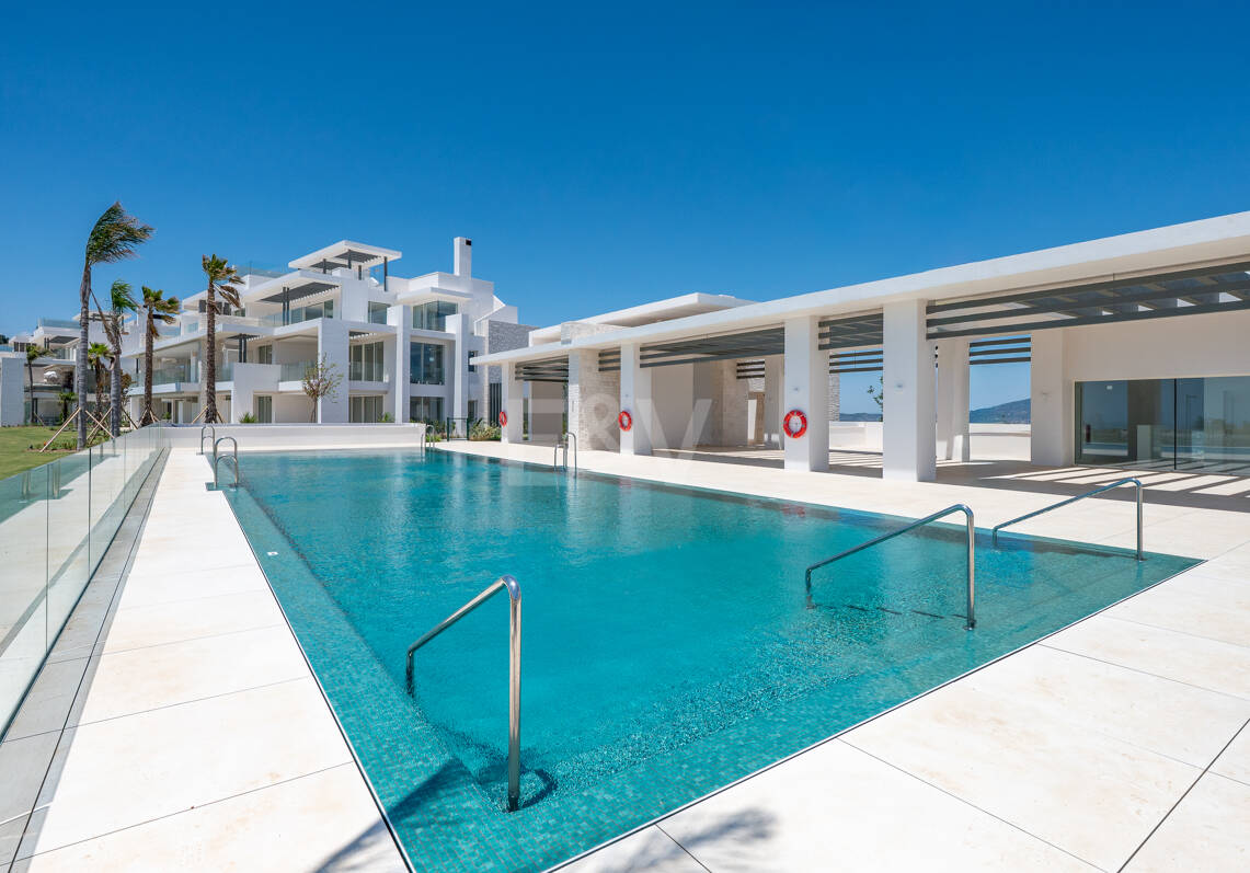Bright Modern Apartment with Panoramic Mediterranean Views