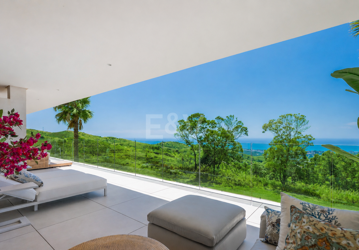 Bright Modern Apartment with Panoramic Mediterranean Views