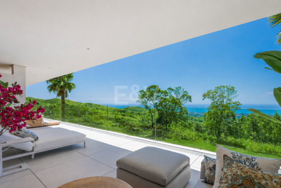 Bright Modern Apartment with Panoramic Mediterranean Views