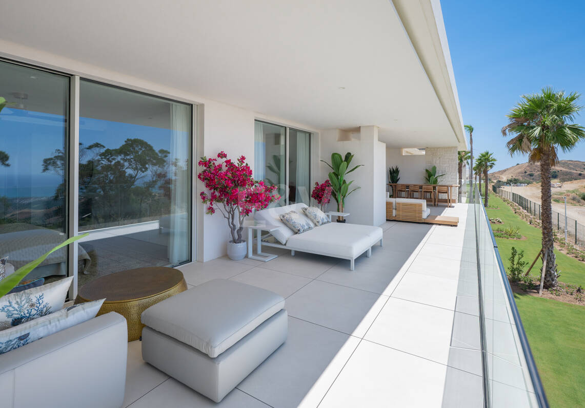 Bright Modern Apartment with Panoramic Mediterranean Views