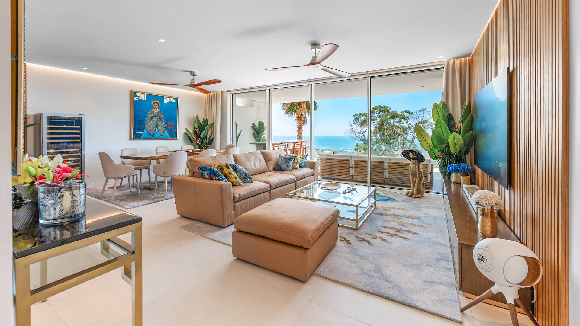 Bright Modern Apartment with Panoramic Mediterranean Views