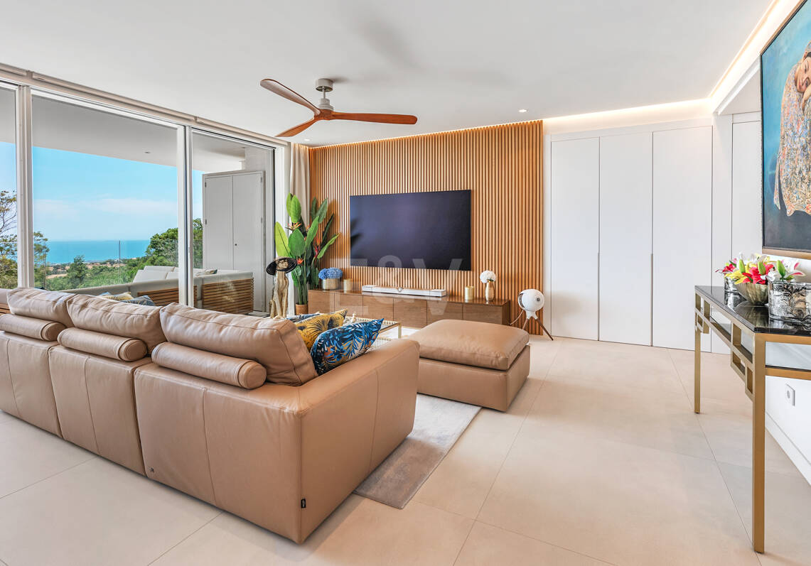 Bright Modern Apartment with Panoramic Mediterranean Views