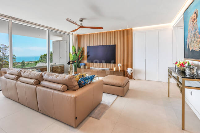 Bright Modern Apartment with Panoramic Mediterranean Views