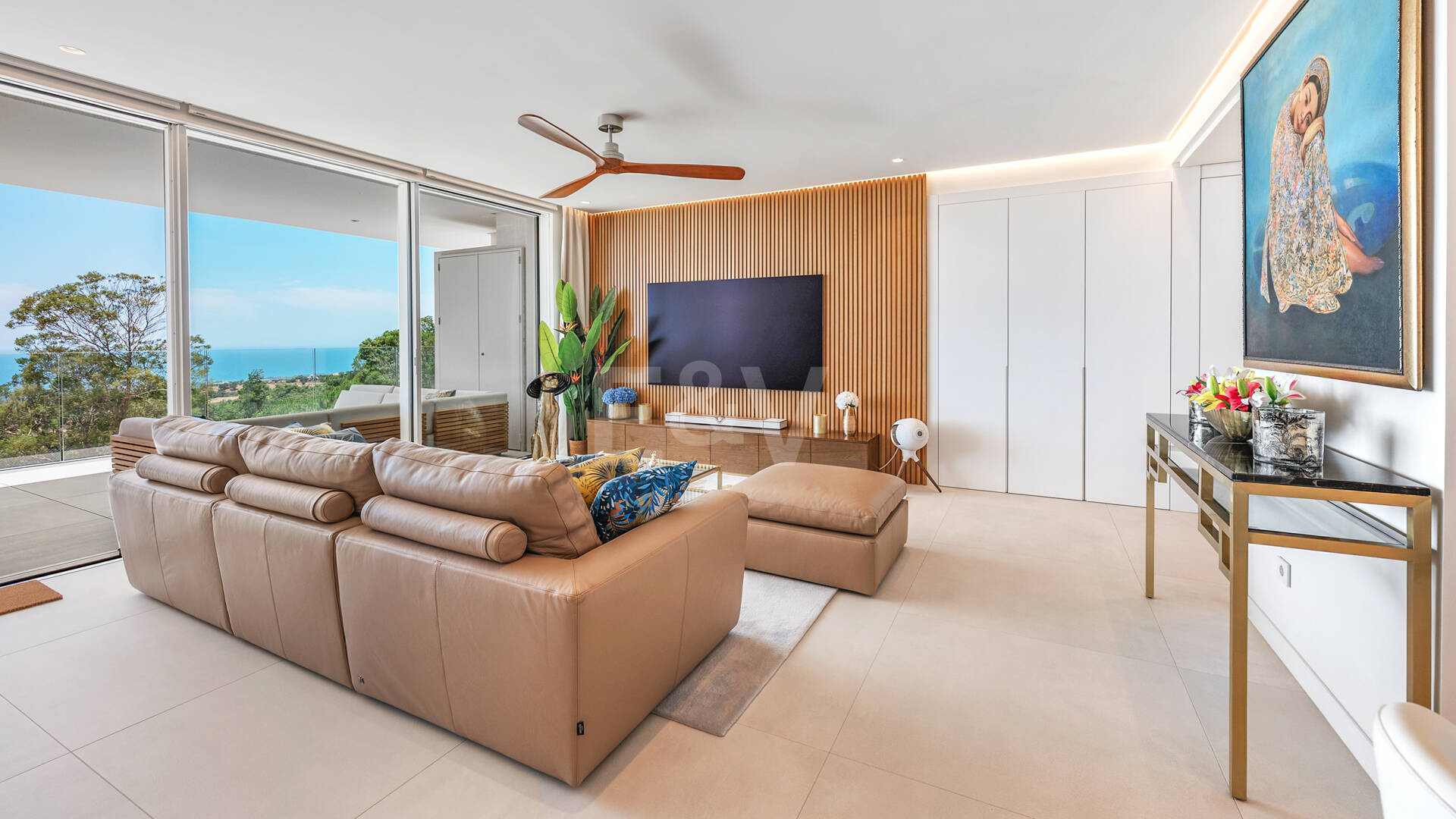 Bright Modern Apartment with Panoramic Mediterranean Views