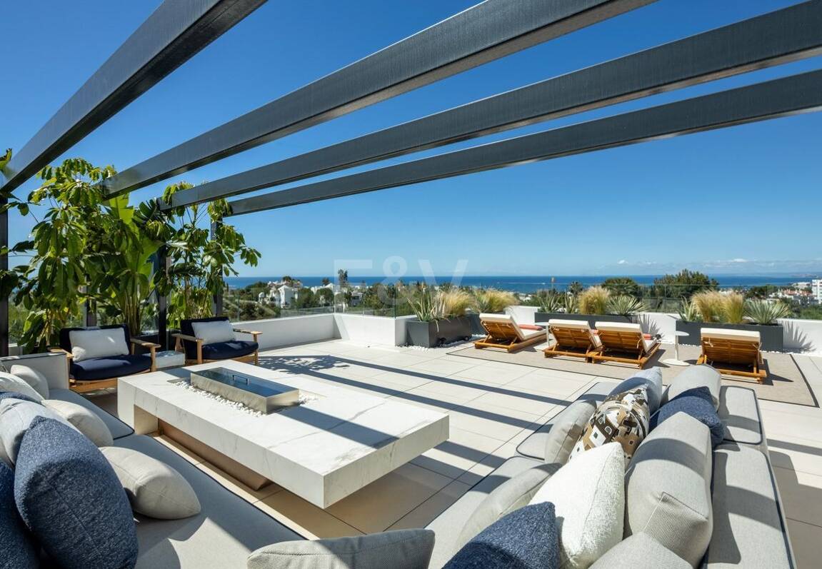 Designervilla med takterrass med havsutsikt, wellnessavdelning och privat pool i Río Real