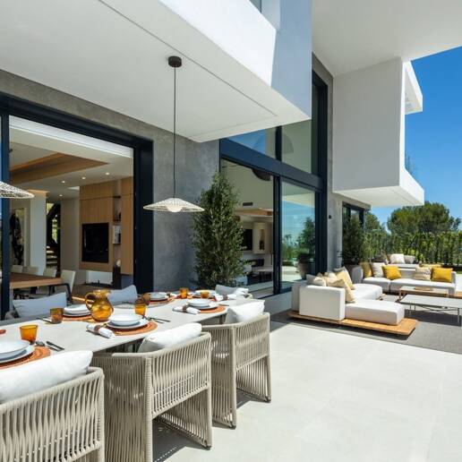 Designervilla med takterrass med havsutsikt, wellnessavdelning och privat pool i Río Real