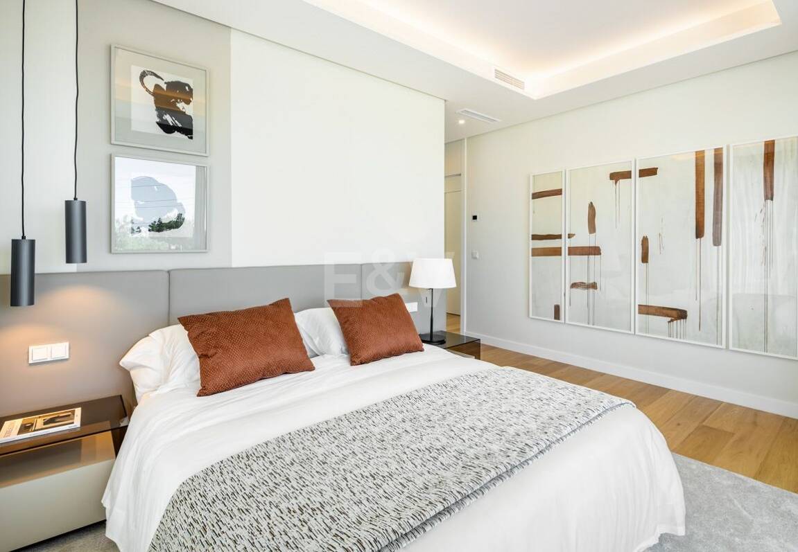 Designervilla med takterrass med havsutsikt, wellnessavdelning och privat pool i Río Real