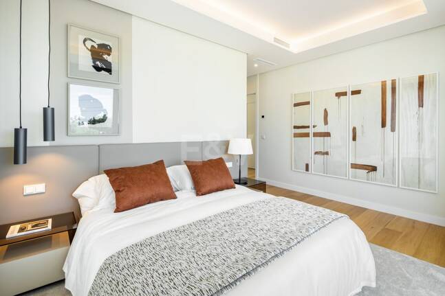 Designervilla med takterrass med havsutsikt, wellnessavdelning och privat pool i Río Real