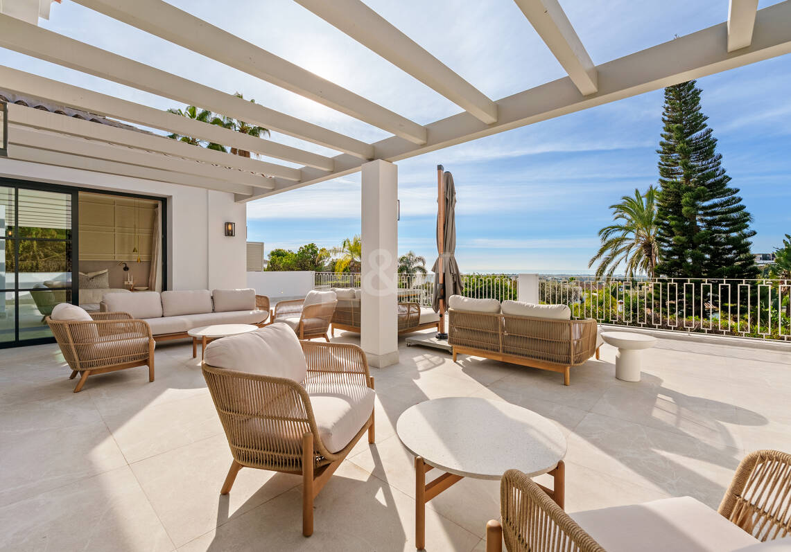 Villa de estilo Mediterránea muy refinado con vistas panorámicas al mar en El Herrojo, La Quinta