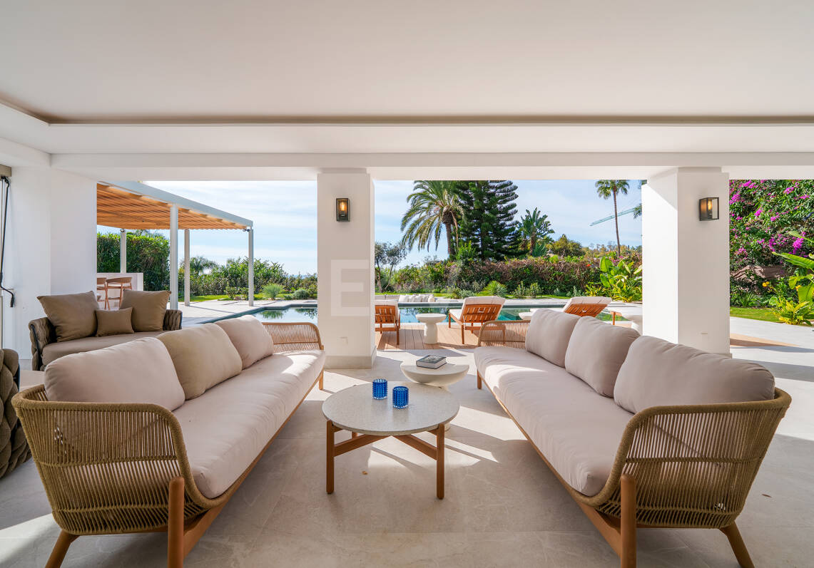 Villa de estilo Mediterránea muy refinado con vistas panorámicas al mar en El Herrojo, La Quinta