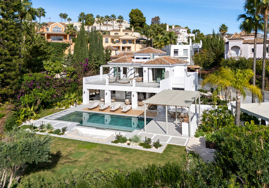 Villa de estilo Mediterránea muy refinado con vistas panorámicas al mar en El Herrojo, La Quinta