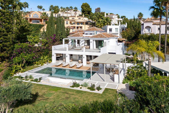 Verfeinertes mediterranee Villa mit Panoramablick aufs Meer