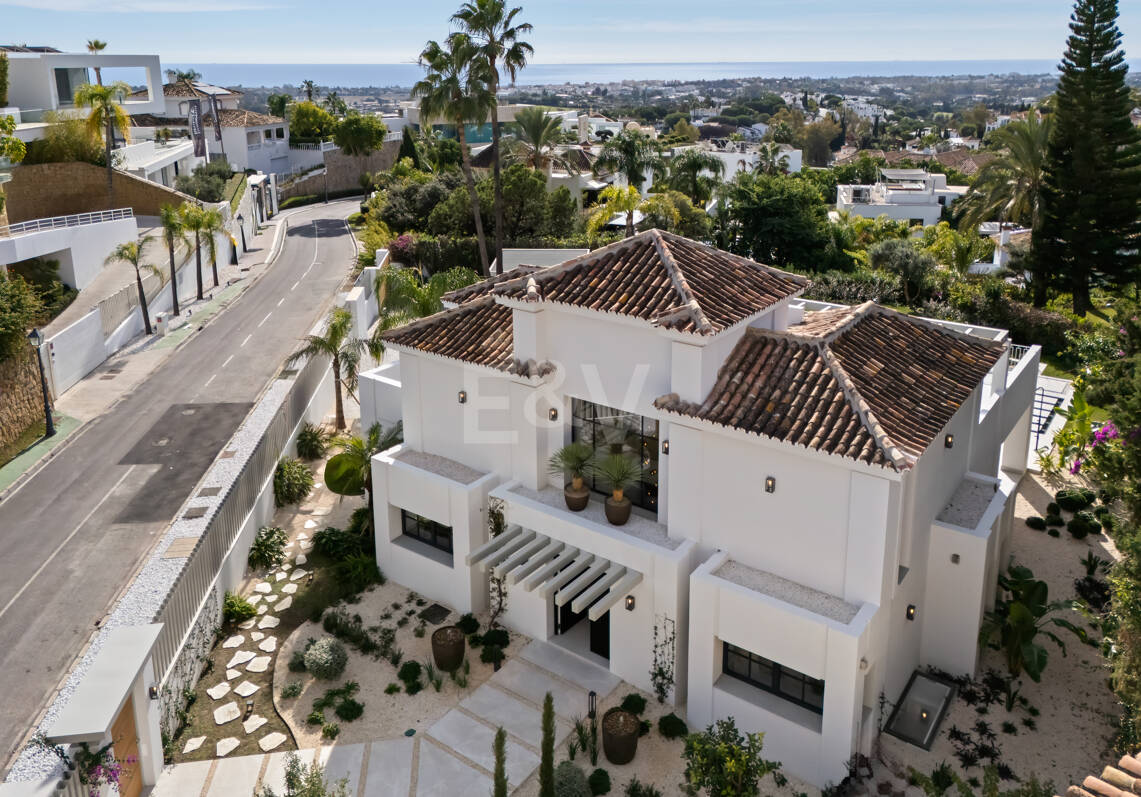 Villa de estilo Mediterránea muy refinado con vistas panorámicas al mar en El Herrojo, La Quinta