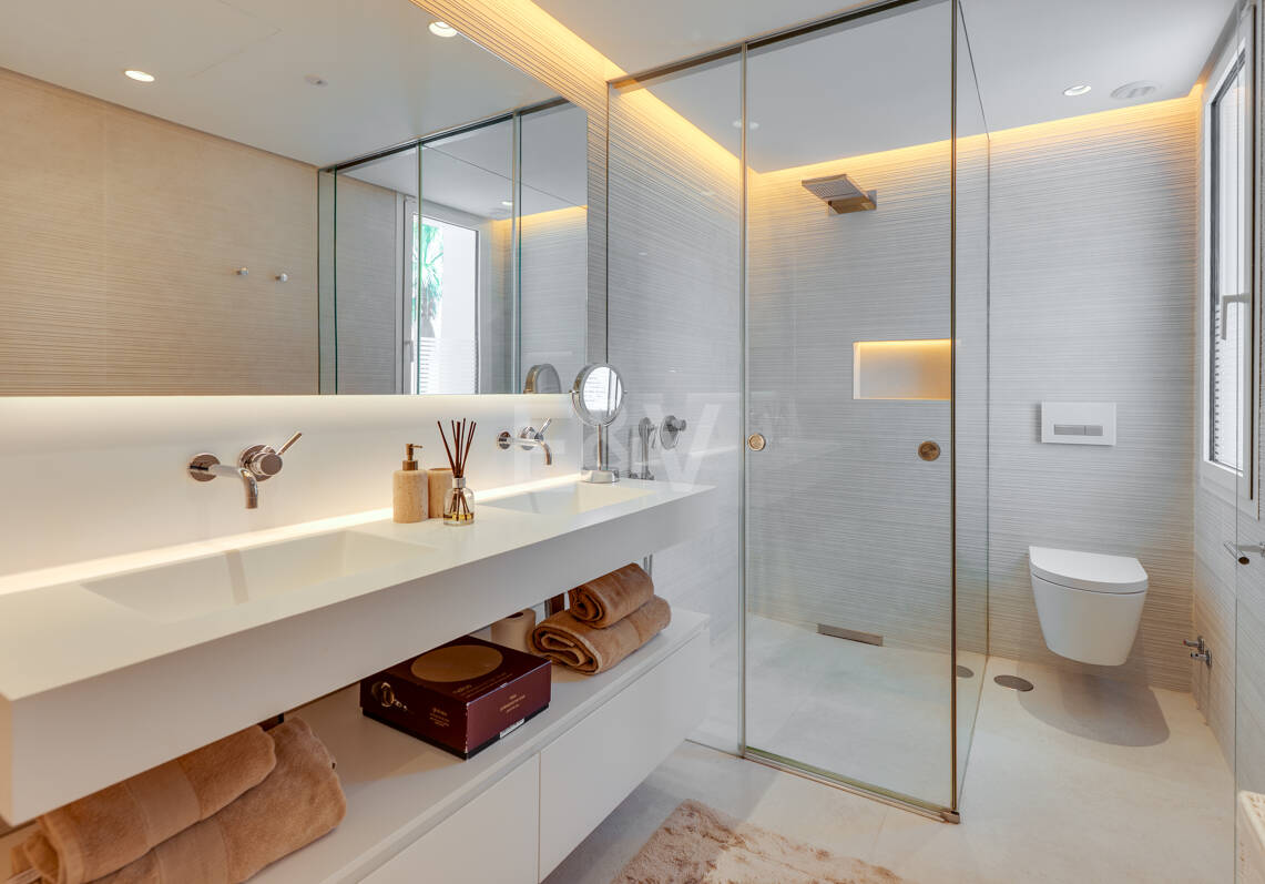 Exklusives Apartment in Marbella mit großzügigen Terrassen und privilegierter Naturumgebung in Palo Alto