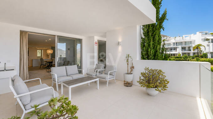 Exclusive apartment in Marbella with spacious terraces and privileged natural surroundings in Palo Alto