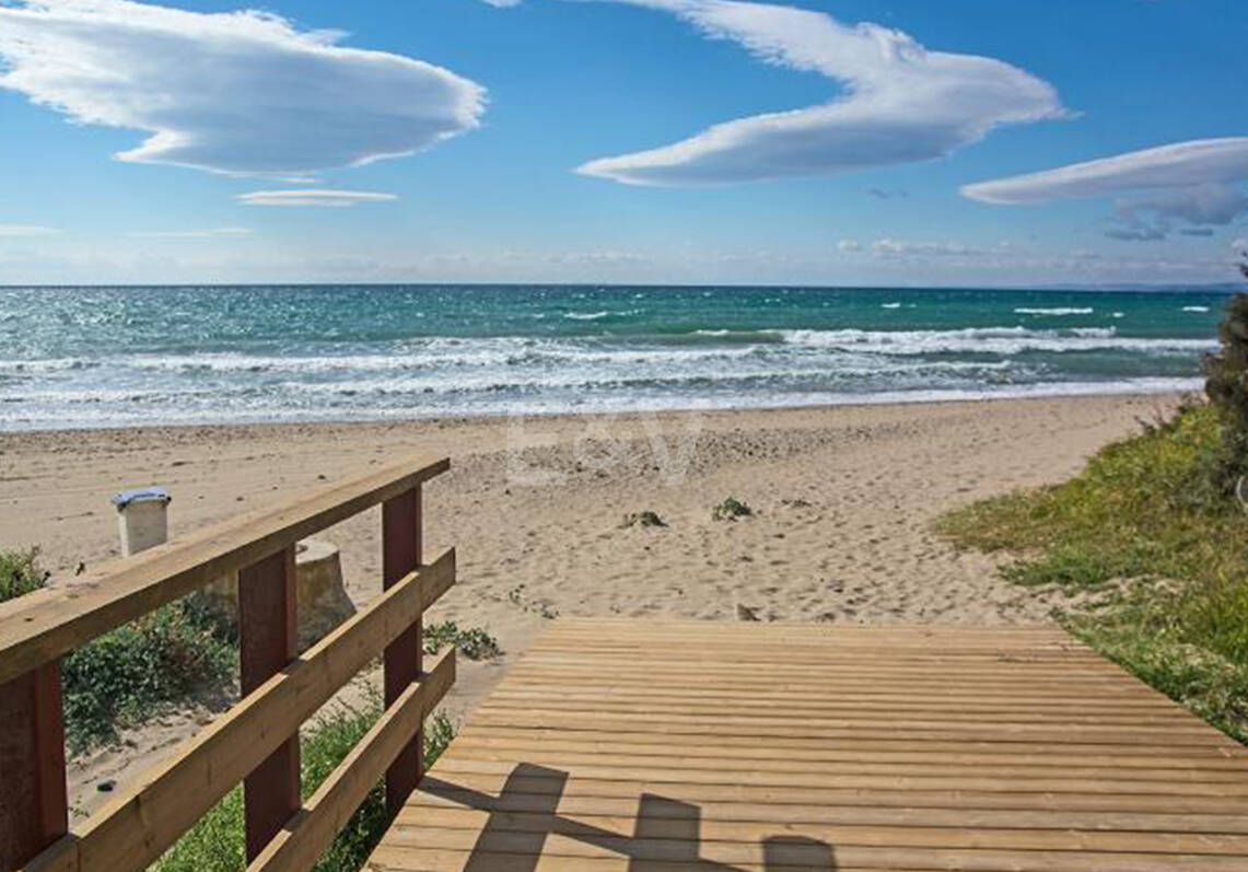 Alicate Playa Frontline Beach groundfloor apartment in el Rosario available for Long Term Rental