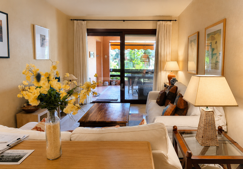Alicate Playa Frontline Beach groundfloor apartment in el Rosario available for Long Term Rental