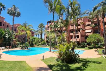 Alicate Playa Frontline Beach groundfloor apartment in el Rosario available for Long Term Rental