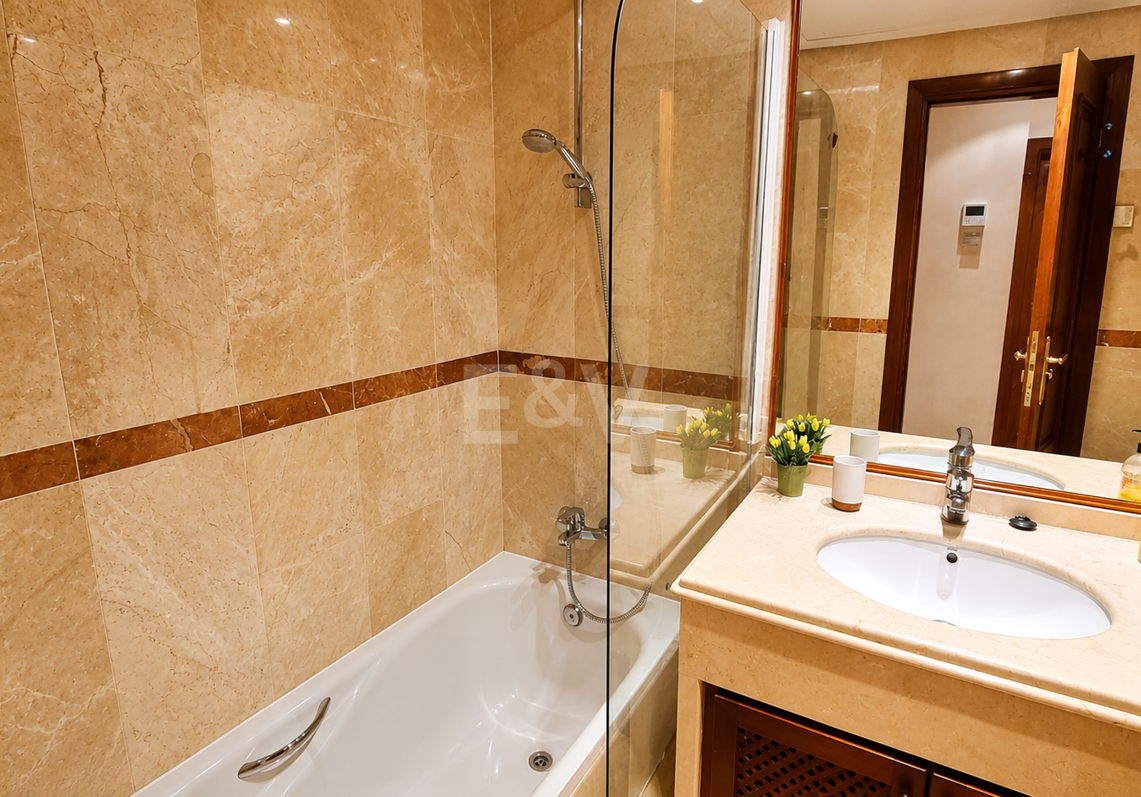 Alicate Playa Frontline Beach groundfloor apartment in el Rosario available for Long Term Rental