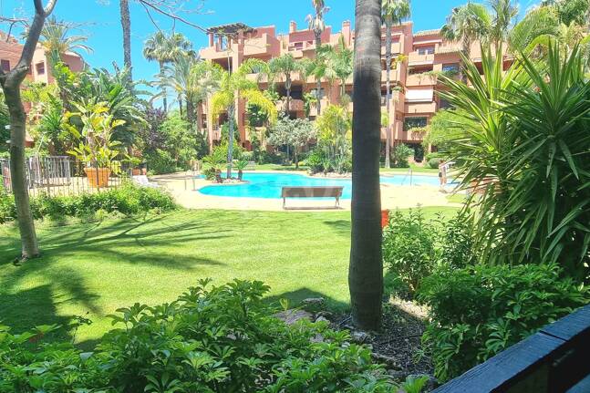 Appartement rez de chaussée à louer en Marbella Golden Mile, Marbella (Toutes les zones)