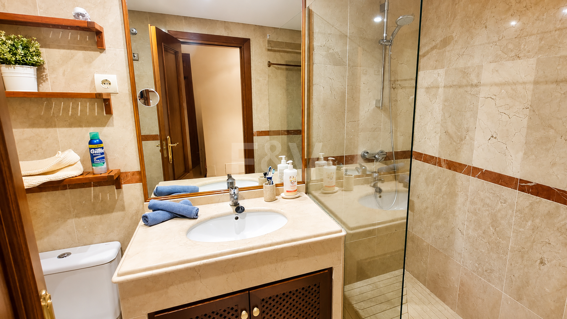 Alicate Playa Frontline Beach groundfloor apartment in el Rosario available for Long Term Rental