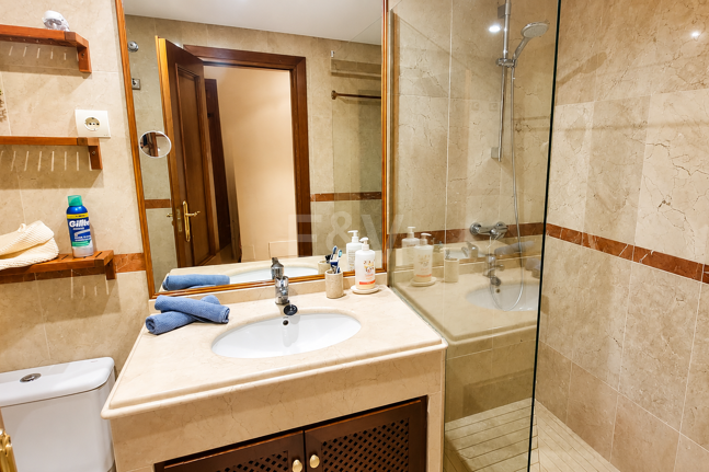 Alicate Playa Frontline Beach groundfloor apartment in el Rosario available for Long Term Rental