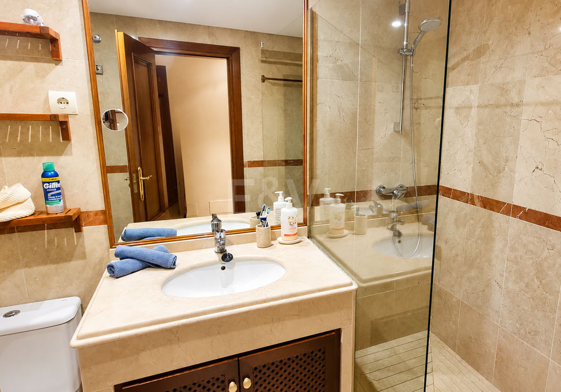 Alicate Playa Frontline Beach groundfloor apartment in el Rosario available for Long Term Rental