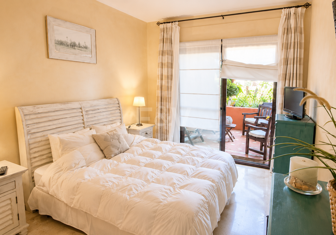 Alicate Playa Frontline Beach groundfloor apartment in el Rosario available for Long Term Rental