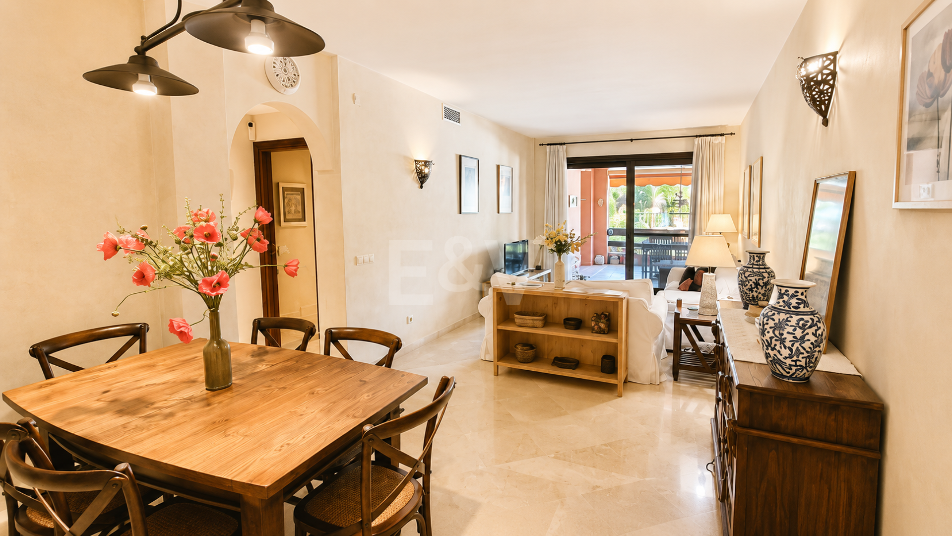 Alicate Playa Frontline Beach groundfloor apartment in el Rosario available for Long Term Rental