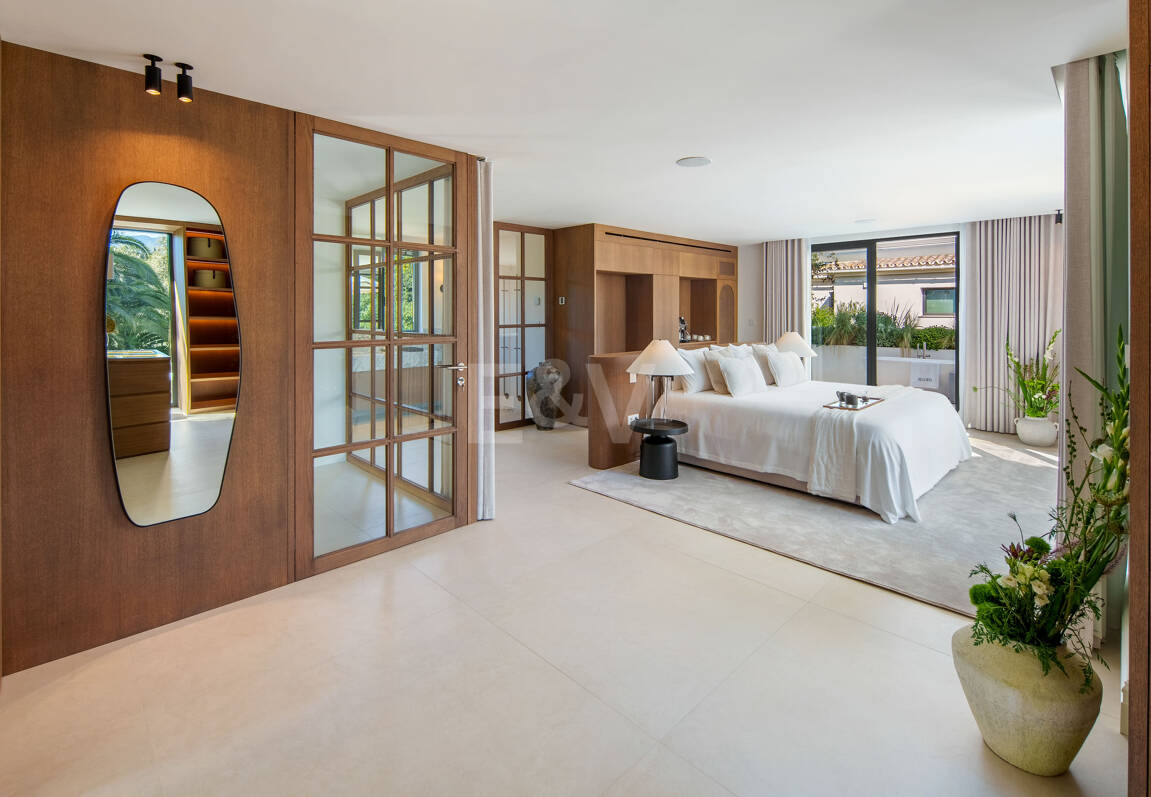 Nglish Stylowe Contemporary Frontline Golf Villa w Las Brisas