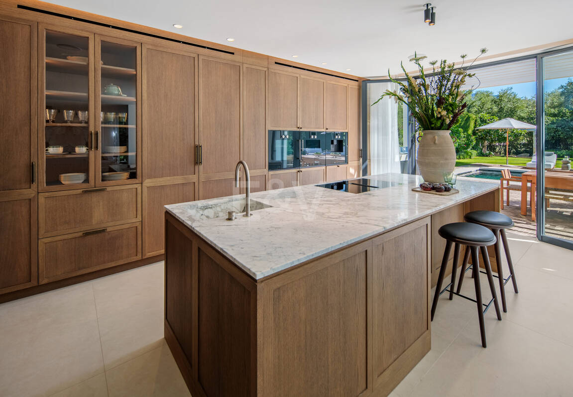 Nglish Stylowe Contemporary Frontline Golf Villa w Las Brisas