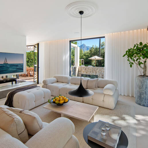 Nglish Stylowe Contemporary Frontline Golf Villa w Las Brisas