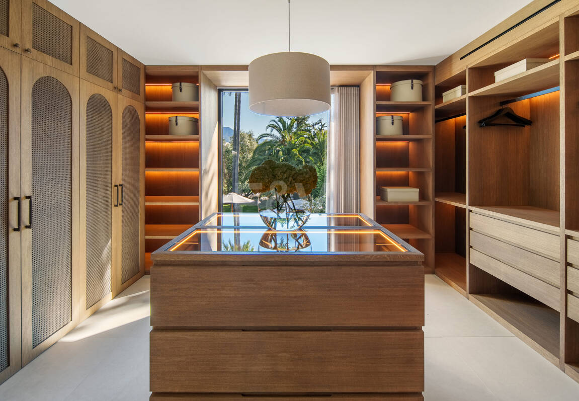 Nglish Stylowe Contemporary Frontline Golf Villa w Las Brisas