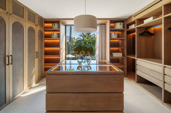 Nglish Stylowe Contemporary Frontline Golf Villa w Las Brisas