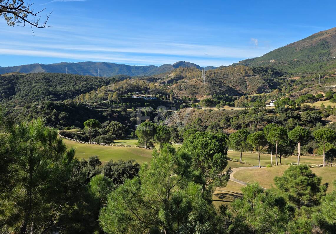 Front line Golf Plot med ett projekt i La Zagaleta