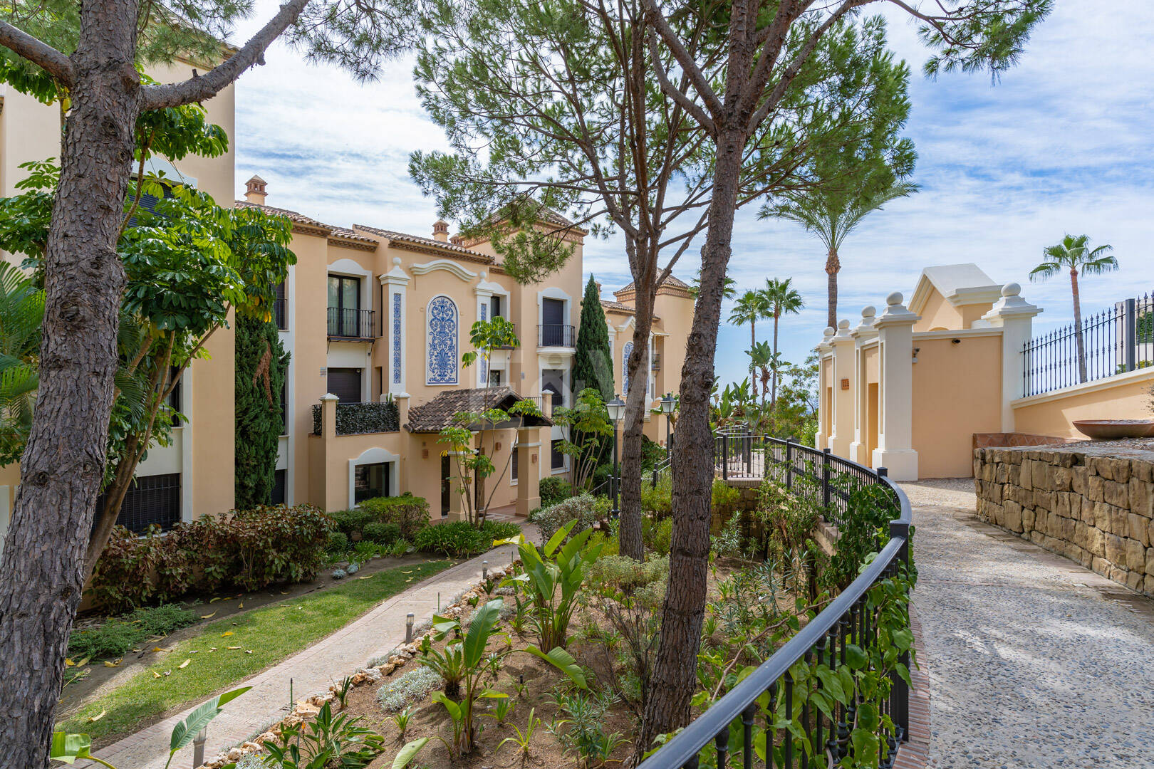 Elegante residencia de 3 dormitorios con vistas abiertas al mar