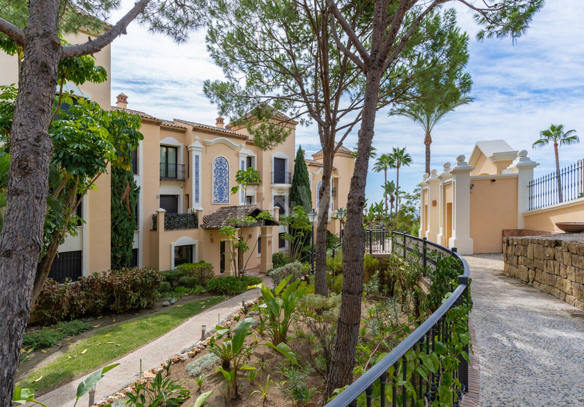 Lägenhet med utsikt över havet i La Quinta, Benahavis