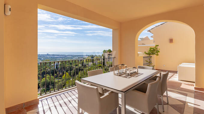 Elegante residencia de 3 dormitorios con vistas abiertas al mar