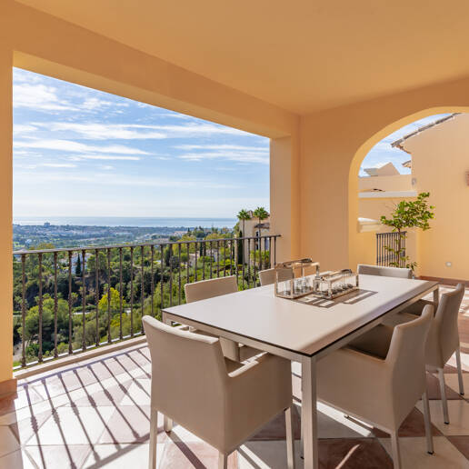 Elegante residencia de 3 dormitorios con vistas abiertas al mar